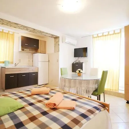 Apartment L&z Petrcane