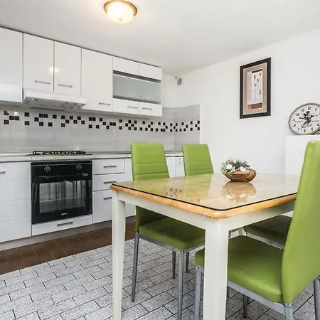 Apartment L&z